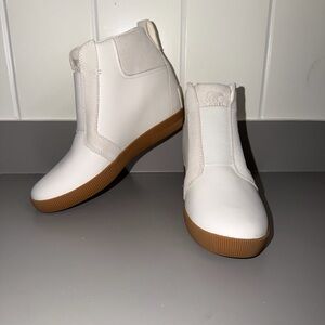 Kids White High-Top Shoes
